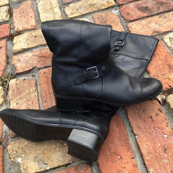 Boots - Picture 2 of 8